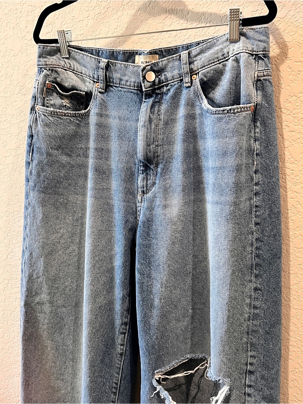 DL 1961 Ripped High Waist Wide Leg Crop Jeans Light Blue Wash Size 31/12 - Picture 6 of 16